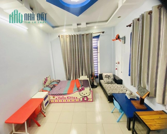 Bán nhà mặt tiền đường Phan Văn Trị quận Bình Thạnh diện tích 72 m2 nở hậu