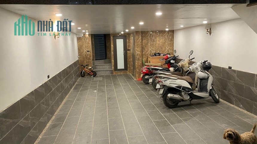 Bán tòa Văn phòng xây mới Hoàng Quốc Việt CG 65m2 8 tầng thang máy 25 tỷ