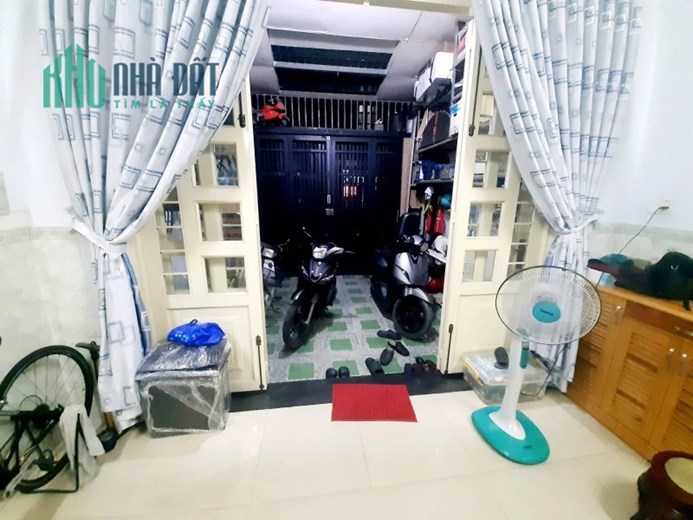 Nhà Chợ Tân Hương, Tân Phú, 60m2 x 3 Tầng, Nhà Đẹp, Kinh Doanh Tốt. Chỉ 4 Tỷ 500 Triệu