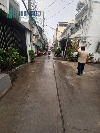 Bán nhà 2 tầng, hẻm xe tải 6m, Bùi Tư Toàn, Bình Tân, 49m2, ngang 4m, chỉ 3.75 tỷ TL