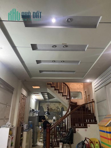 Bán Nhà nhà đẹp ở ngay phố Trung Kính 48m x 5t,  ô tô , KD, ở sướng 6,8 tỷ.