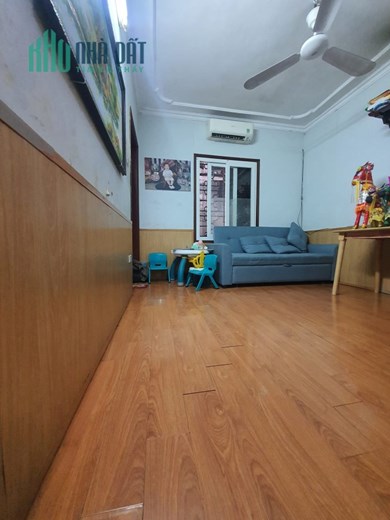 💥Bán Tập thể tầng 1 Quan Nhân, 65m2, 2PN Ô tô đỗ cửa, sân siêu thoáng, 1.75 tỷ💥