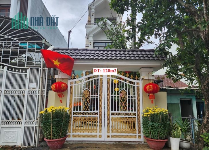 Cần tiền bán gấp nhà đẹp 3 tầng Đặng Vũ Hỷ, Phước Mỹ, Sơn Trà. Giá bán cực kỳ hấp dẫn.