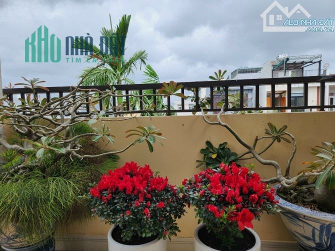Cần tiền bán gấp nhà đẹp 3 tầng Đặng Vũ Hỷ, Phước Mỹ, Sơn Trà. Giá bán cực kỳ hấp dẫn.