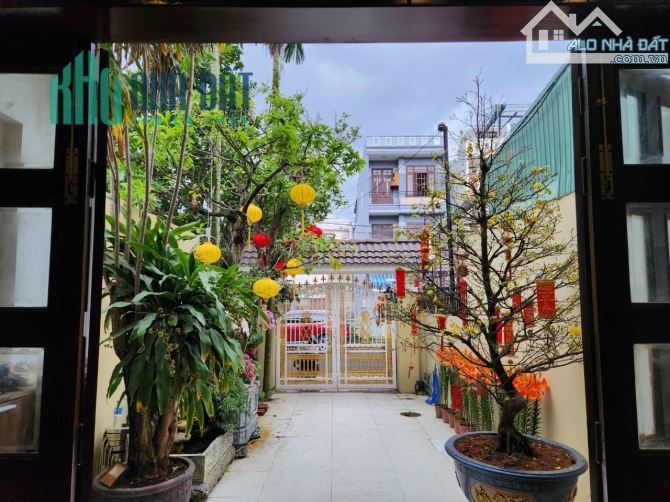 Cần tiền bán gấp nhà đẹp 3 tầng Đặng Vũ Hỷ, Phước Mỹ, Sơn Trà. Giá bán cực kỳ hấp dẫn.