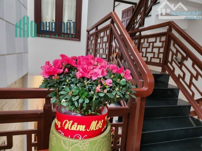 Cần tiền bán gấp nhà đẹp 3 tầng Đặng Vũ Hỷ, Phước Mỹ, Sơn Trà. Giá bán cực kỳ hấp dẫn.