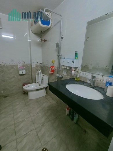Bán căn nhà 57m2 phố Nghi Tàm, Tây Hồ Dân xây 5 phòng 10m ngõ Ô tô tránh 4.6 Tỷ