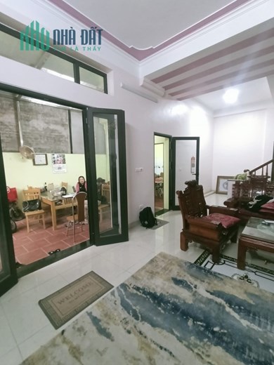 Bán căn nhà 57m2 phố Nghi Tàm, Tây Hồ Dân xây 5 phòng 10m ngõ Ô tô tránh 4.6 Tỷ