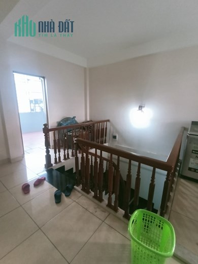 Bán nhà 59m2 phố Nghi Tàm, Tây Hồ Dân xây 5 phòng 2 Ô tô tránh 10m 4.7 Tỷ