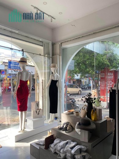 CẦN SANG NHƯỢNG SHOP QUẦN ÁO VỊ TRÍ MẶT TIỀN