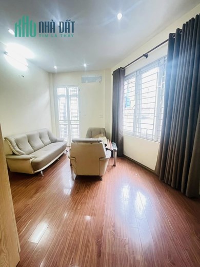 BÁN NHÀ  NGUYỄN VĂN CỪ  DT45M 4 TẦNG 4 TỶ4 ,  LÔ GÓC 3 THOÁNG,Ô TÔ ĐỖ CỬA.