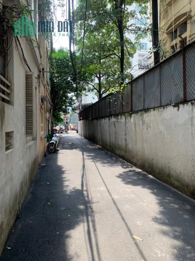 Bán nhà LÊ VĂN HIẾN, BẮC TỪ LIÊM gần HỌC VIỆN TÀI CHÍNH. 4 tầng, 46.5 m giá 4 tỷ. SỔ ĐỎ CHÍNH CHỦ.