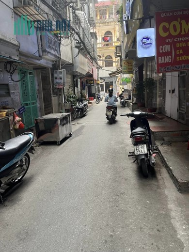 Bán nhà LÊ VĂN HIẾN, BẮC TỪ LIÊM gần HỌC VIỆN TÀI CHÍNH. 4 tầng, 46.5 m giá 4 tỷ. SỔ ĐỎ CHÍNH CHỦ.