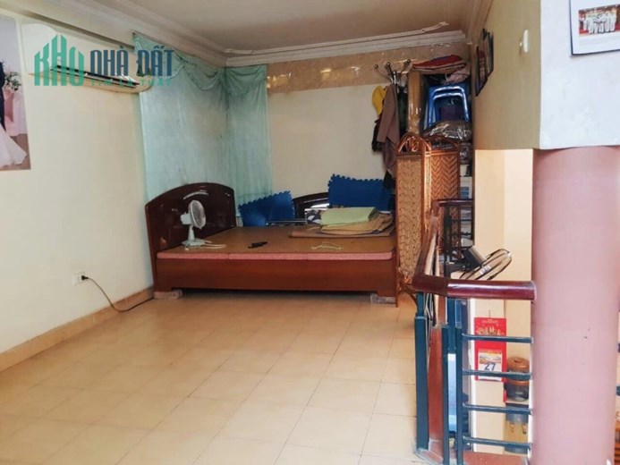 BÁN NHÀ PHẠM VĂN ĐỒNG-TRUNG TÂM CẦU GIẤY-DÂN XÂY CHẮC CHẮN-43M2-CHỈ 5 TỶ