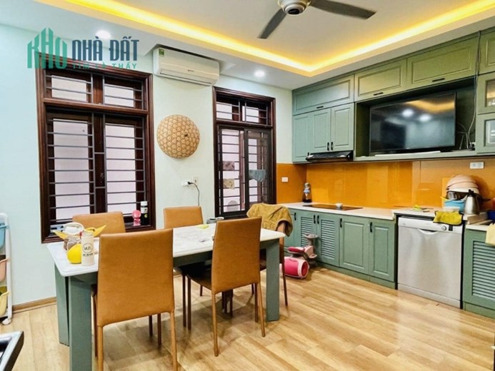 Hoa Hậu Vũ Trọng Phụng, Quận Thanh Xuân. ngõ thông, vài bước ra phố. 61m x5T.MT5m