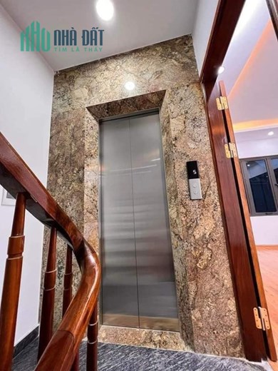 Rất Cần tiền Bán Gấp Nhà Mới Xây, Căn Góc 2 Mặt Thoáng Thang Máy chạy Vù Vù