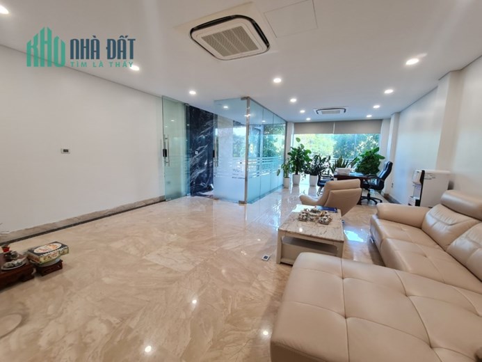 Tòa nhà 8 tầng phố Ái Mộ, 160m2, vỉa hè ô tô tránh, thuê văn phòng, căn hộ, nhỉnh 20 tỷ