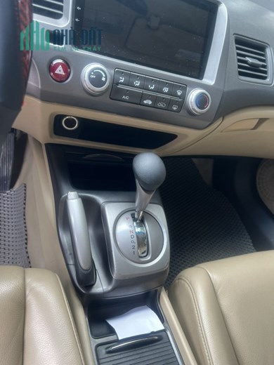 Cần bán xe Honda Civic 2.0 bản đủ của sổ nóc số tự động sản xuất 2010 tên cá nhân chạy 9 vạn còn