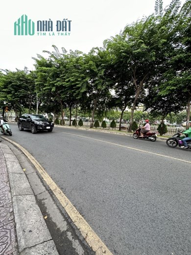 Bán Nhà Mặt Tiền Trường Sa Lô Góc 2 Mặt Tiền 7,5X15m2 Đối Diện Q.1 Chỉ Nhỉnh 13 Tỷ TL