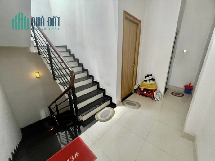 Bán Gấp Nhà 4 Tầng, Lũy Bán Bích, Tân Phú, Ngang Bề Thế 5m, Ô Tô Ngủ Trong Nhà.Ngộp Bank 7 Tỷ.