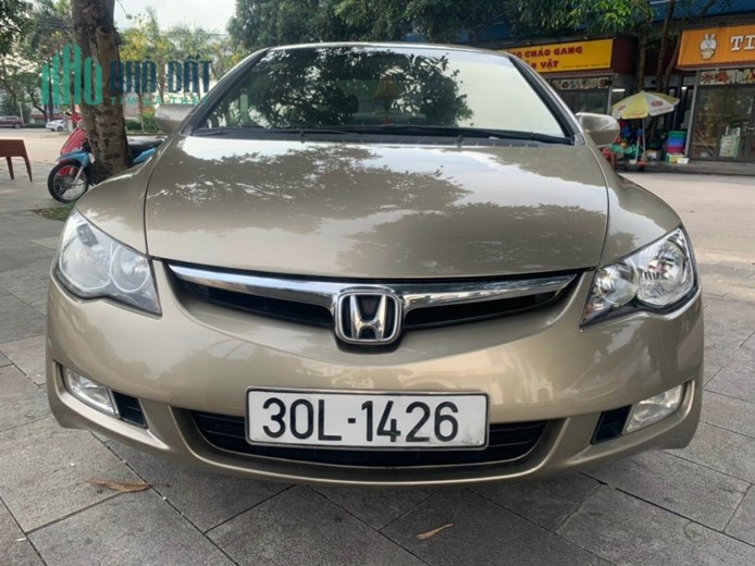 Cần bán xe CiVic AT Đời 2008 bản 2.0 bản đủ cửa sổ chời 1 chủ từ mới xe chạy 12 vạn chuẩn tình