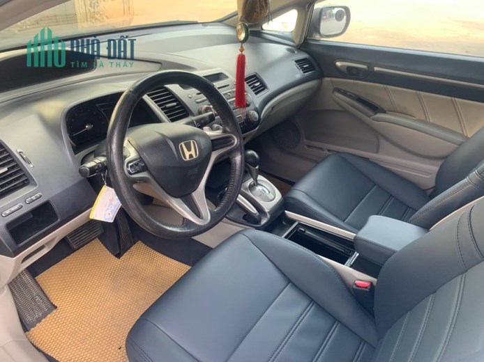 Cần bán xe CiVic AT Đời 2008 bản 2.0 bản đủ cửa sổ chời 1 chủ từ mới xe chạy 12 vạn chuẩn tình