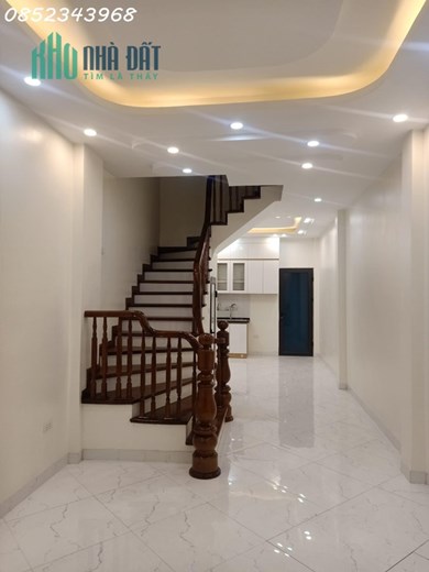 Bán nhà ngõ 381 Nguyễn Khang, Cầu Giấy, 41m2, 5 tầng, nhà mới xây, giá 6.45 tỷ.