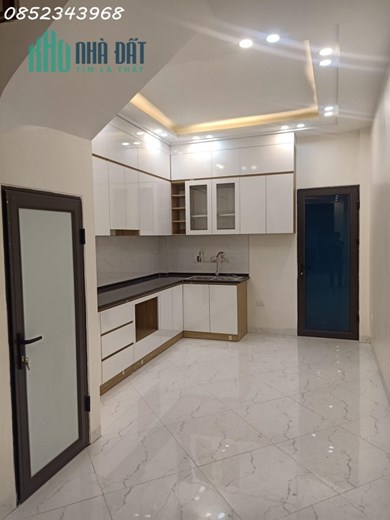 Bán nhà ngõ 381 Nguyễn Khang, Cầu Giấy, 41m2, 5 tầng, nhà mới xây, giá 6.45 tỷ.