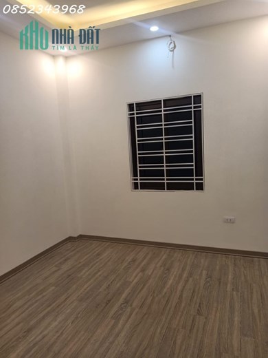 Bán nhà ngõ 381 Nguyễn Khang, Cầu Giấy, 41m2, 5 tầng, nhà mới xây, giá 6.45 tỷ.