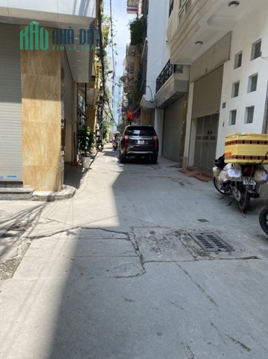 SIÊU HÓT! Bán nhà Vương Thừa Vũ, DT 50m2, Giá nhỉnh 10 tỷ.Ngõ Thông Ô tô chạy vòng quanh.