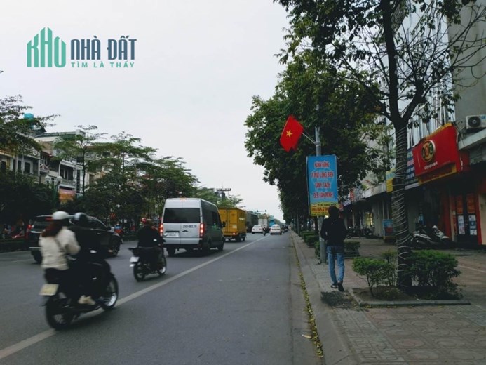 Bán nhà mặt phố Ngô Gia Tự,DT 48m x 5 tầng,vỉa hè rộng 5m,kinh doanh sầm uất