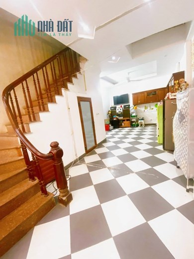 Phố Thái Thịnh Đống Đa diện tích 55m 5 tầng mặt tiền 4m gần ô tô ở ngay nhỉnh 5 tỷ