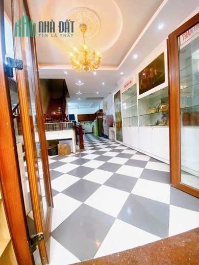 Phố Thái Thịnh Đống Đa diện tích 55m 5 tầng mặt tiền 4m gần ô tô ở ngay nhỉnh 5 tỷ