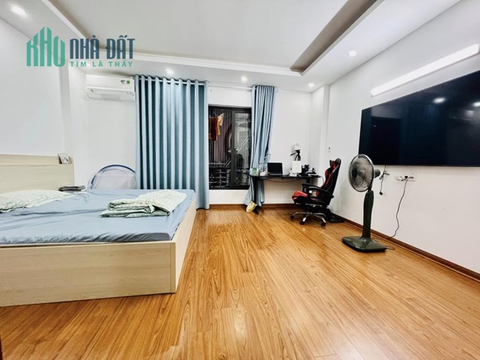Bán nhà ngõ 211 Khương Trung, Thanh Xuân 34m2, 5T, ngõ 3 gác ,trước nhà SH quay đầu vài phút ra hồ