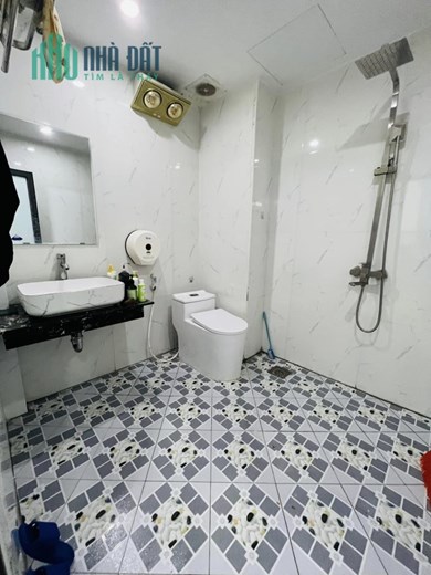 Bán nhà ngõ 211 Khương Trung, Thanh Xuân 34m2, 5T, ngõ 3 gác ,trước nhà SH quay đầu vài phút ra hồ