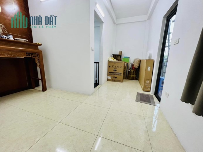 Bán nhà ngõ 211 Khương Trung, Thanh Xuân 34m2, 5T, ngõ 3 gác ,trước nhà SH quay đầu vài phút ra hồ