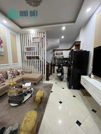 Bán nhà phố Định Công, Hoàng Mai. 35m2 x 5T. MT 4.5m. NGÕ THÔNG. Ô TÔ. Hơn 3 Tỷ. 0968084286
