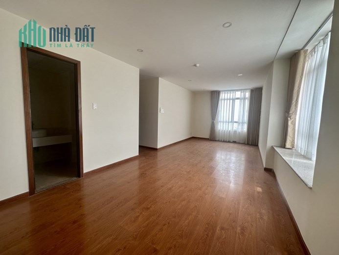 Cần bán căn hộ Penthouse Giai Việt trên đường Tạ Quang Bửu Quận 8