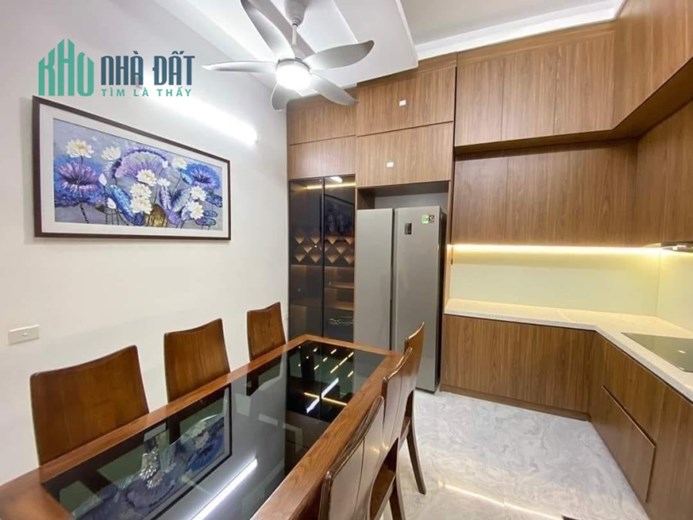 Lê Thanh Nghị, Trung tâm hai Bà Trưng, lô góc, gần phố, phân lô khu hiếm bán, 45m2, 5 tầng MT 4.1,