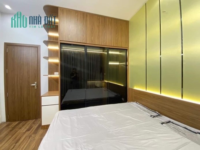 Lê Thanh Nghị, Trung tâm hai Bà Trưng, lô góc, gần phố, phân lô khu hiếm bán, 45m2, 5 tầng MT 4.1,