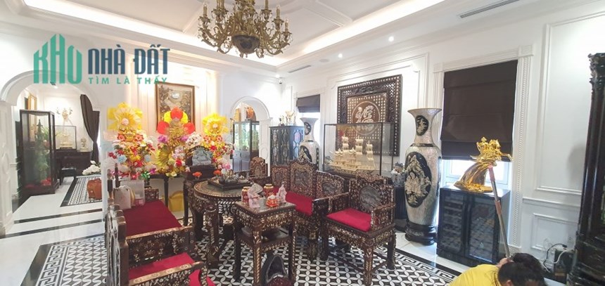 BÁN BIỆT THỰ HỒ HOÀNG CẦU, 180M2, MT9, THANG MÁY, SANG TRỌNG, TẶNG FULL NỘI THẤT