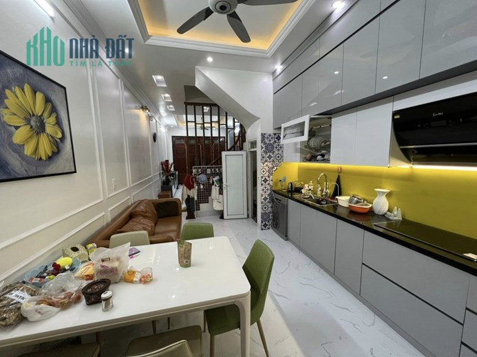 BÁN NHÀ HUỲNH THÚC KHÁNG KÉO DÀI, ĐỐNG ĐA, 51M2 4T MT4M, GIÁ 5.35 TỶ