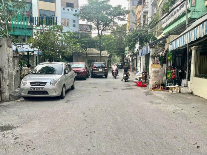 'TRUNG TÂM CẦU GIẤY NGÕ THÔNG Ô TÔ TRÁNH - HAI THOÁNG.
Diện tích 58/78m2 5 tầng, MT 5,5m. Giá cực