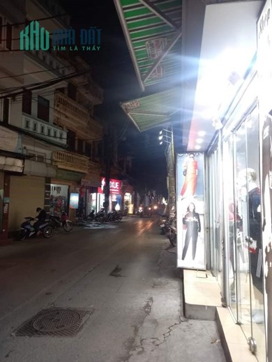 Chỉ có 1 căn duy nhất Nhà Mặt Phố Trần cung Kinh doanh siêu đỉnh . Dt 158m2 .6tâng . Giá 34,5 ty