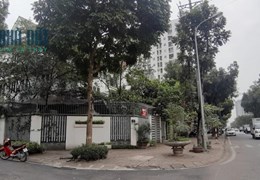 Cho thuê nhà lô góc Trần Thủ Độ - Hoàng Mai, diện tích 300m2 x 03 tầng, giá 120 triệu/tháng