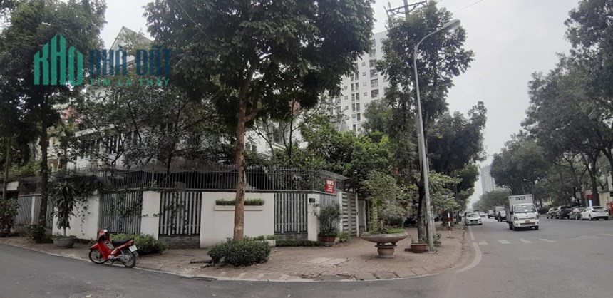 Cho thuê nhà lô góc Trần Thủ Độ - Hoàng Mai, diện tích 300m2 x 03 tầng, giá 120 triệu/tháng