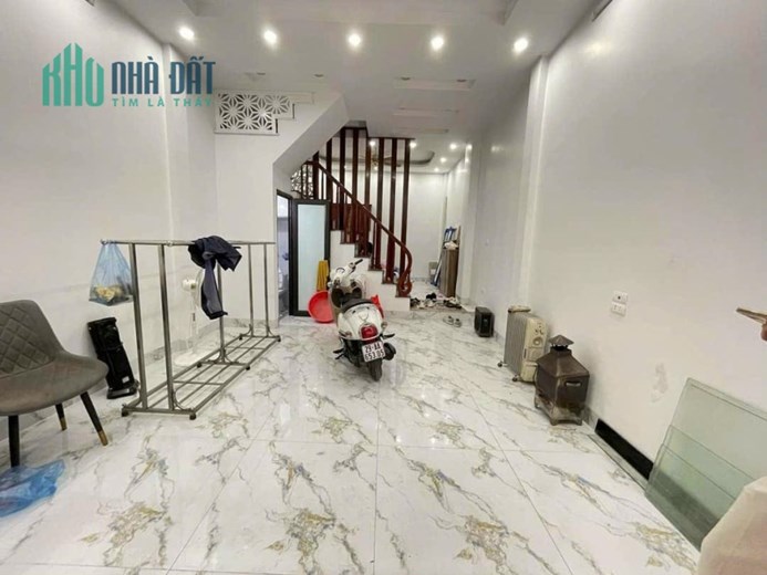 THÁI HÀ - ĐỐNG ĐA, GẦN UBND PHƯỜNG. Ô TÔ ĐỖ CỬA KINH DOANH. .
Diện tích 41m2 5 tầng MT 4m Giá 9,99