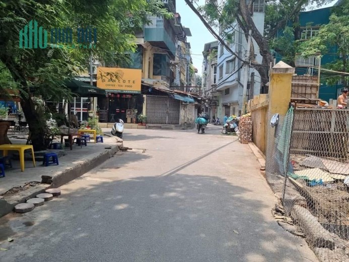 Bán nhà Trung tâm Đống Đa, hàng xóm Vincom, 160m2, ô tô ngủ trong nhà, phù hợp nhiều loại hình kinh