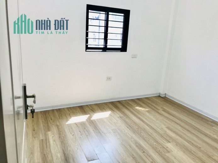 Bán nhà Phạm Ngọc Thạch Ở LUÔN 32m2 x 4 tầng, ngõ to, thông tứ tung, 2 thoáng, nhỉnh 5 tỷ, lh