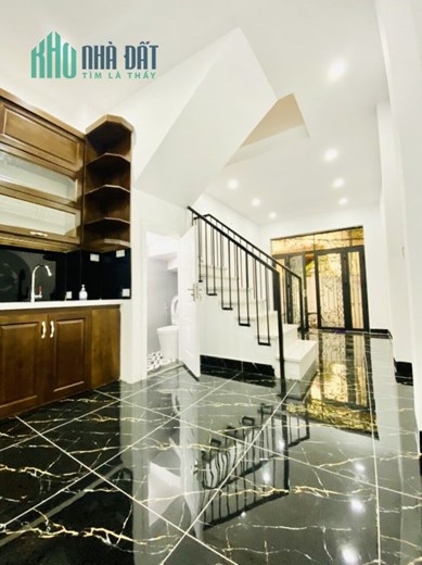 Bán nhà Phạm Ngọc Thạch Ở LUÔN 32m2 x 4 tầng, ngõ to, thông tứ tung, 2 thoáng, nhỉnh 5 tỷ, lh